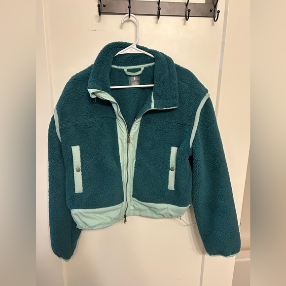 NWOT Free People Movement Courtside Faux Shearling Jacket in Botanical Combo - Picture 4 of 12